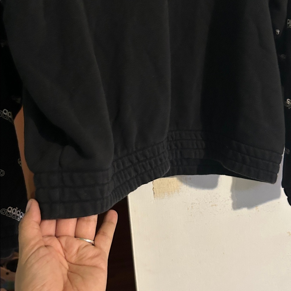 Adidas Favorites Sweatshirt Medium Black and white Crewneck with White Logo - Picture 5 of 8